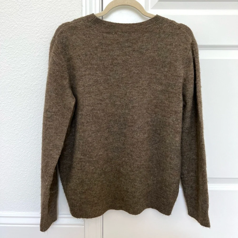 H&M Sweater - Picture 2 of 2